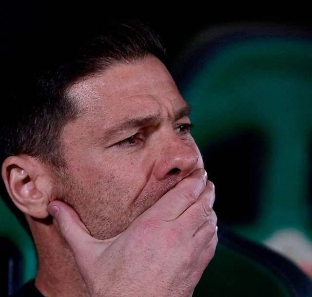 西甲三轮仅获3分，皇马困境重重：阿隆索面临执教危机，更衣室意见分歧严重